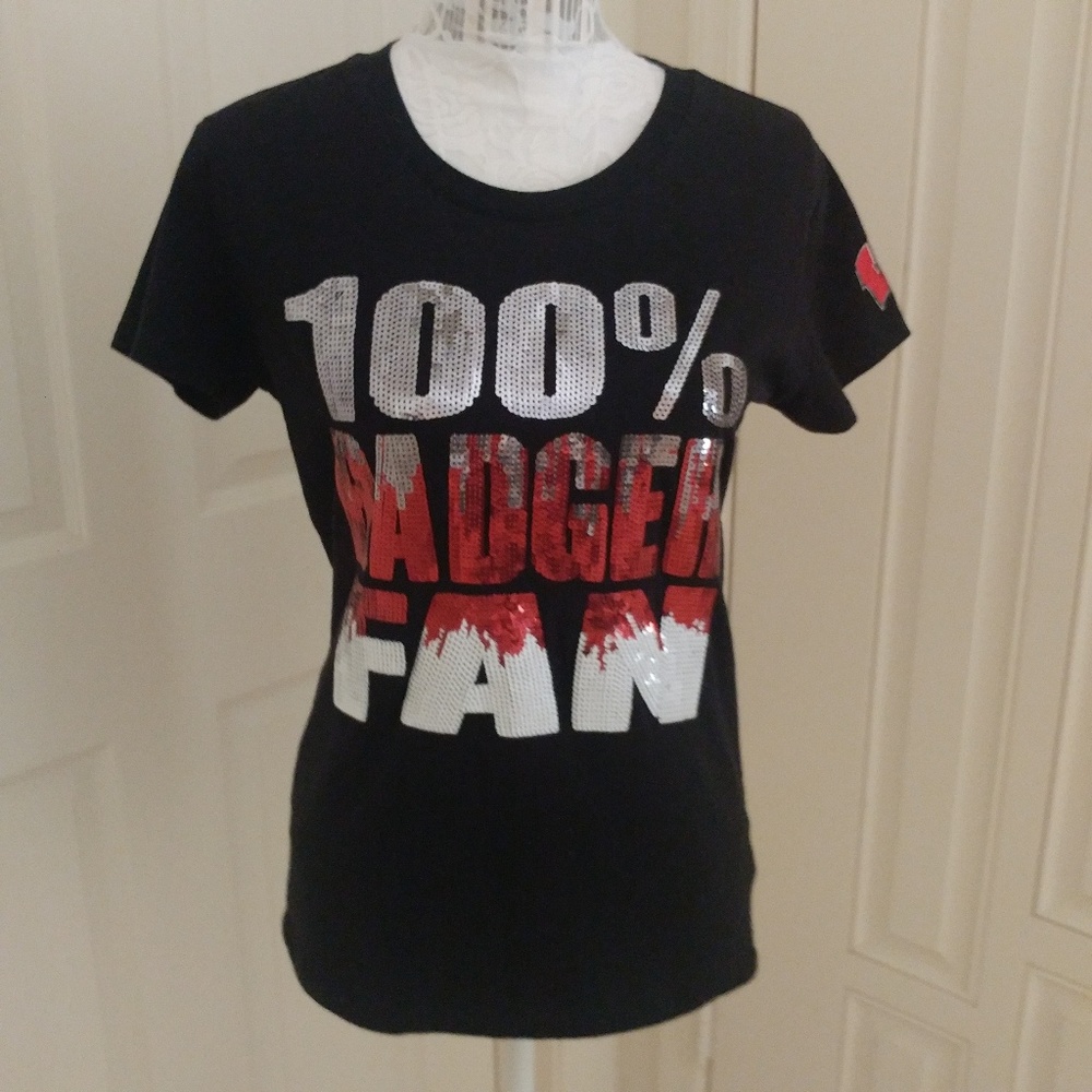Wisconsin Badger Fan Top  Size Large  MUST BUNDLE